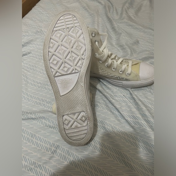 Converse Other - Converse Chuck Taylor All Star Hi Translucent White